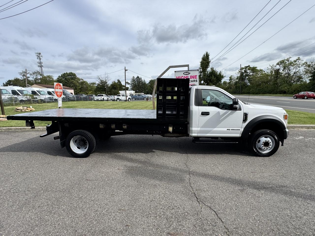 Ford Super Duty F-550 DRW XLT 2WD Reg Cab 145" WB 60" CA 2020