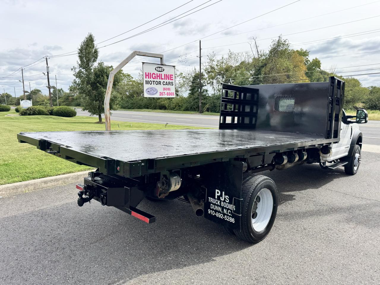 Ford Super Duty F-550 DRW XLT 2WD Reg Cab 145" WB 60" CA 2020