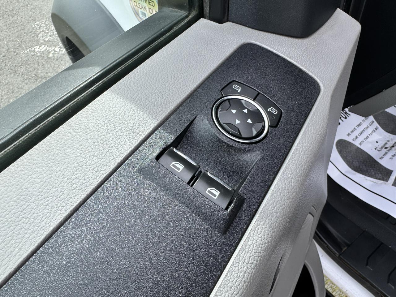 Ford Super Duty F-550 DRW XLT 2WD Reg Cab 145" WB 60" CA 2020