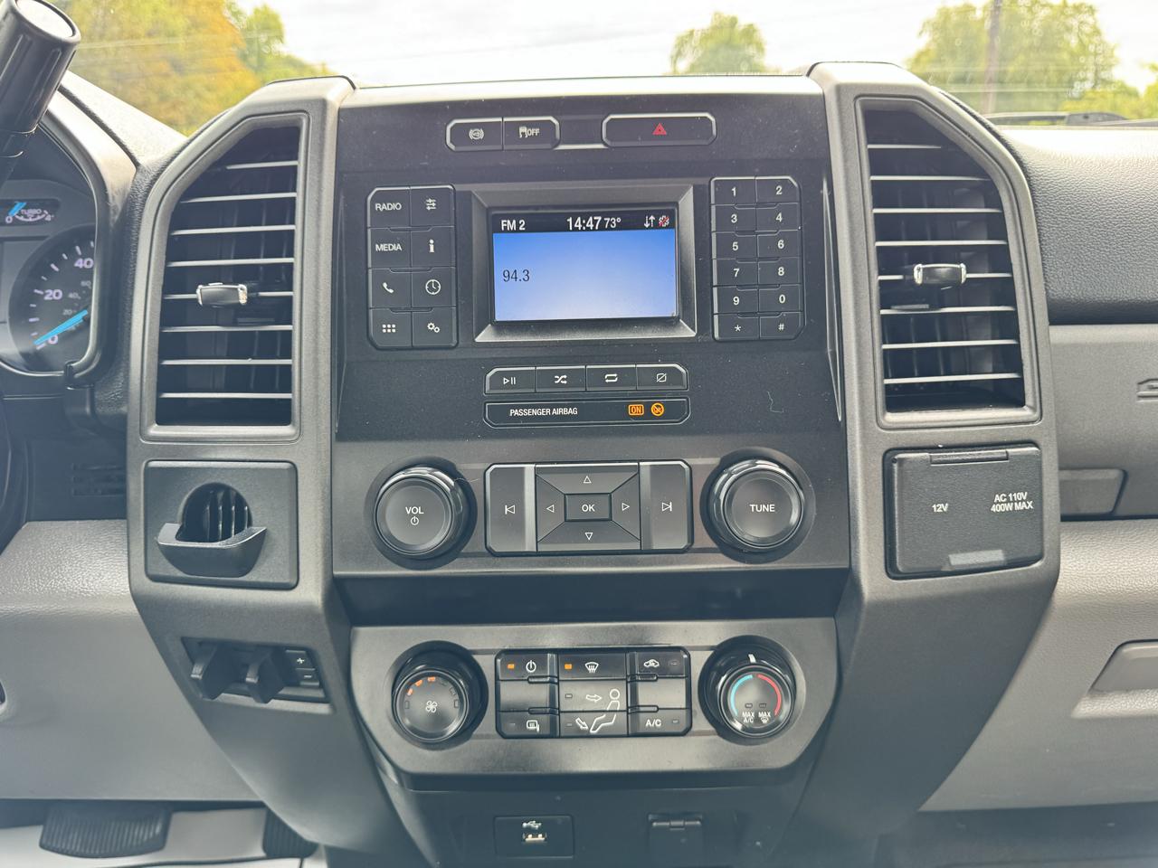 Ford Super Duty F-550 DRW XLT 2WD Reg Cab 145" WB 60" CA 2020