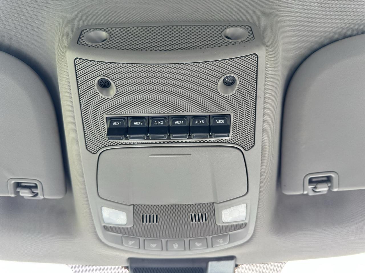Ford Super Duty F-550 DRW XLT 2WD Reg Cab 145" WB 60" CA 2020
