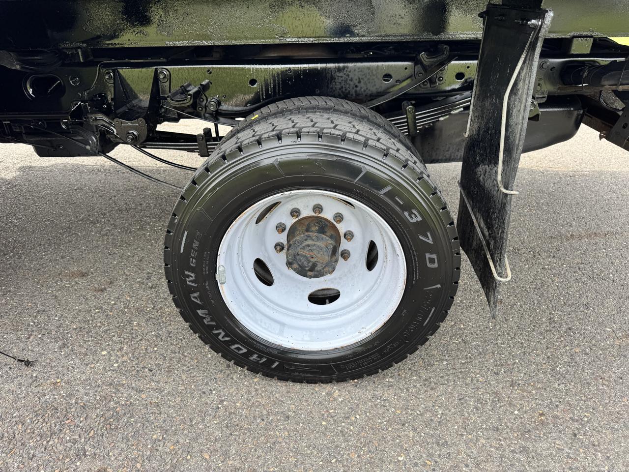 Ford Super Duty F-550 DRW XLT 2WD Reg Cab 145" WB 60" CA 2020