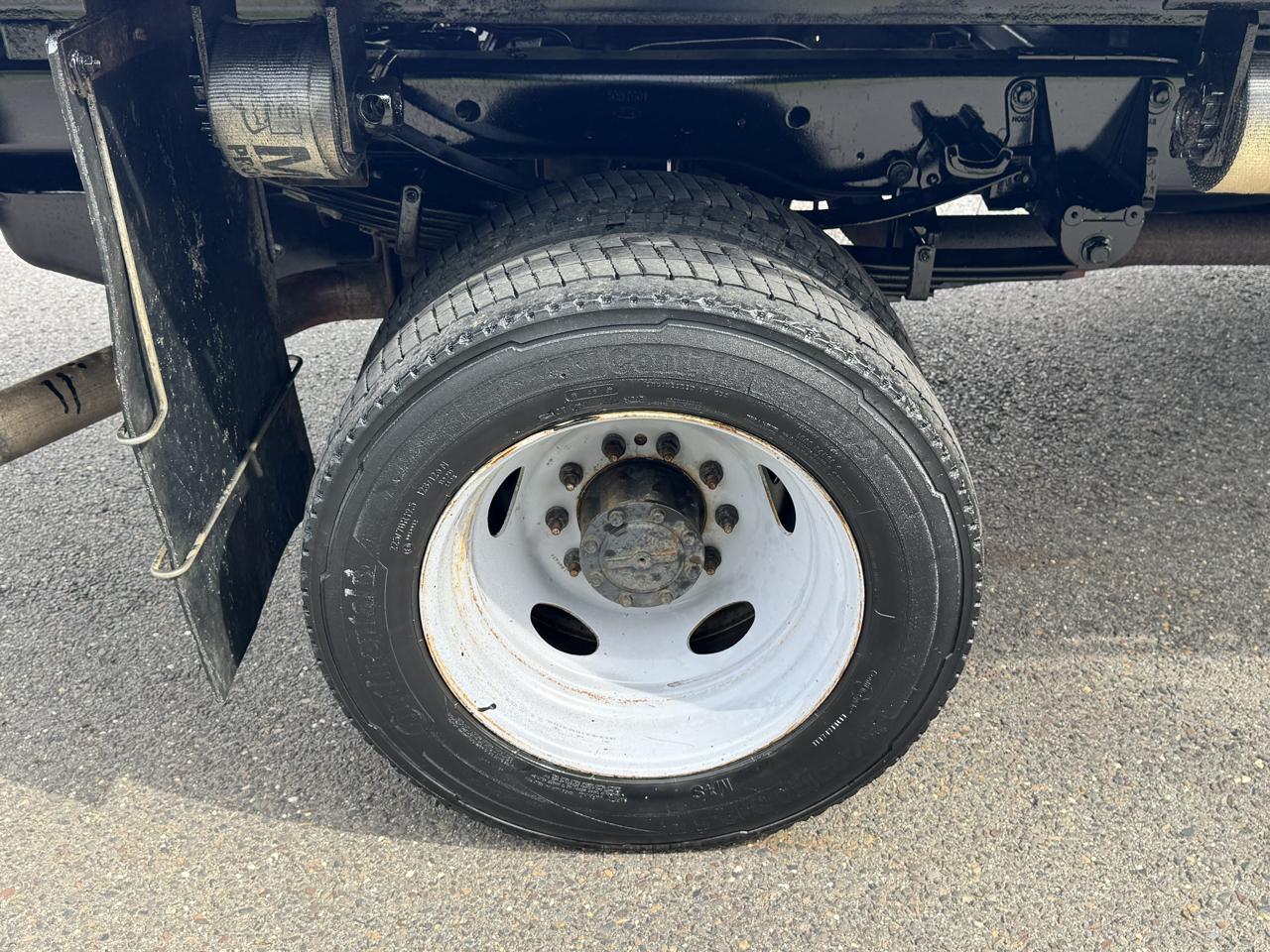 Ford Super Duty F-550 DRW XLT 2WD Reg Cab 145" WB 60" CA 2020