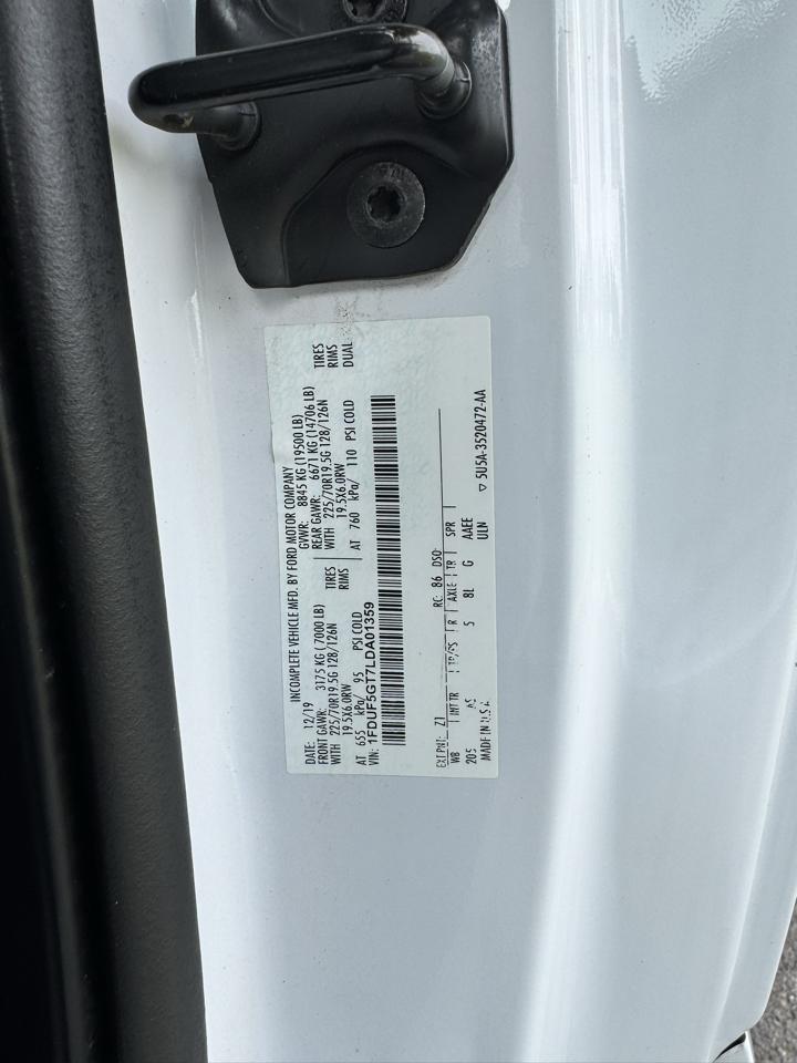 Ford Super Duty F-550 DRW XLT 2WD Reg Cab 145" WB 60" CA 2020