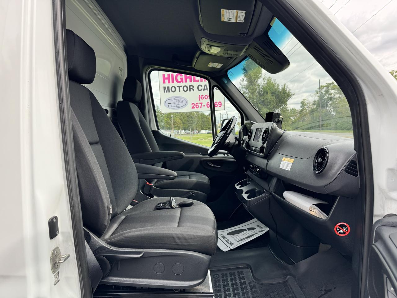 Mercedes-Benz Sprinter Cab Chassis 4500 Standard Roof V6 170" 2022