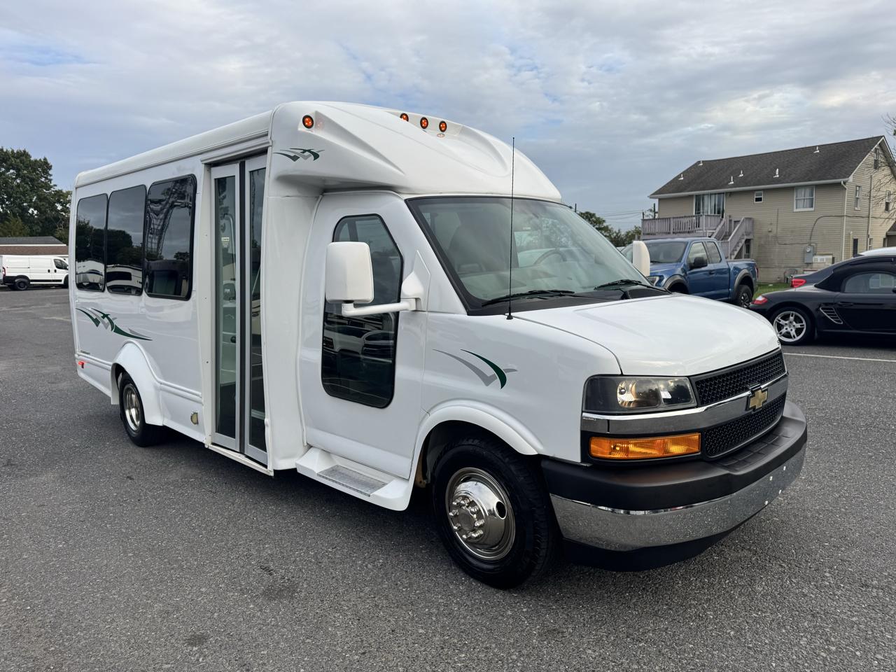 Chevrolet Express Commercial Cutaway 3500 Van 159" 2020