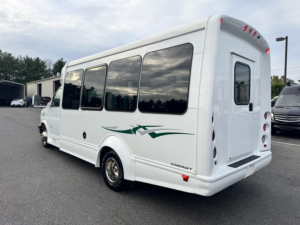 Chevrolet Express Commercial Cutaway 3500 Van 159" 2020