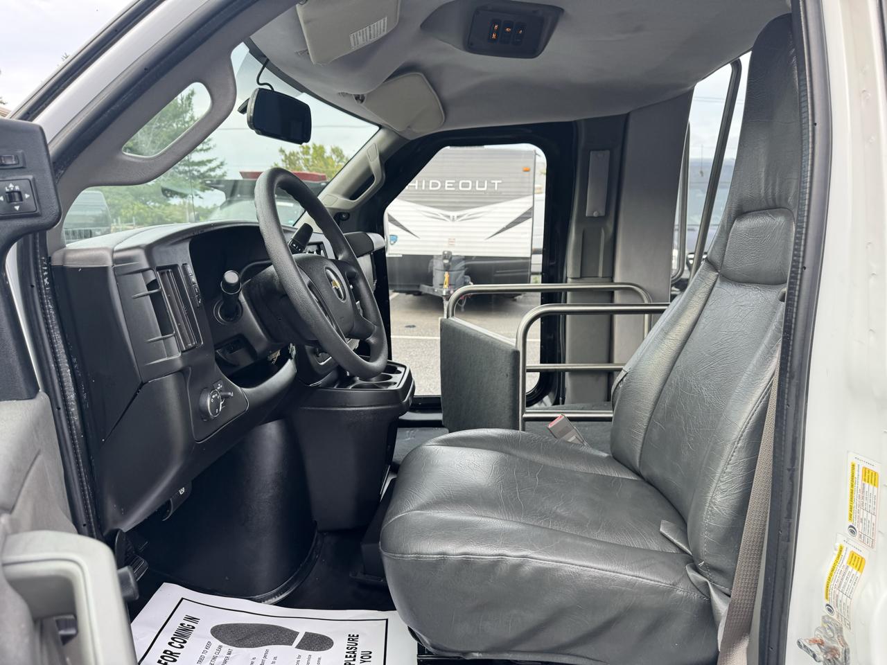 Chevrolet Express Commercial Cutaway 3500 Van 159" 2020