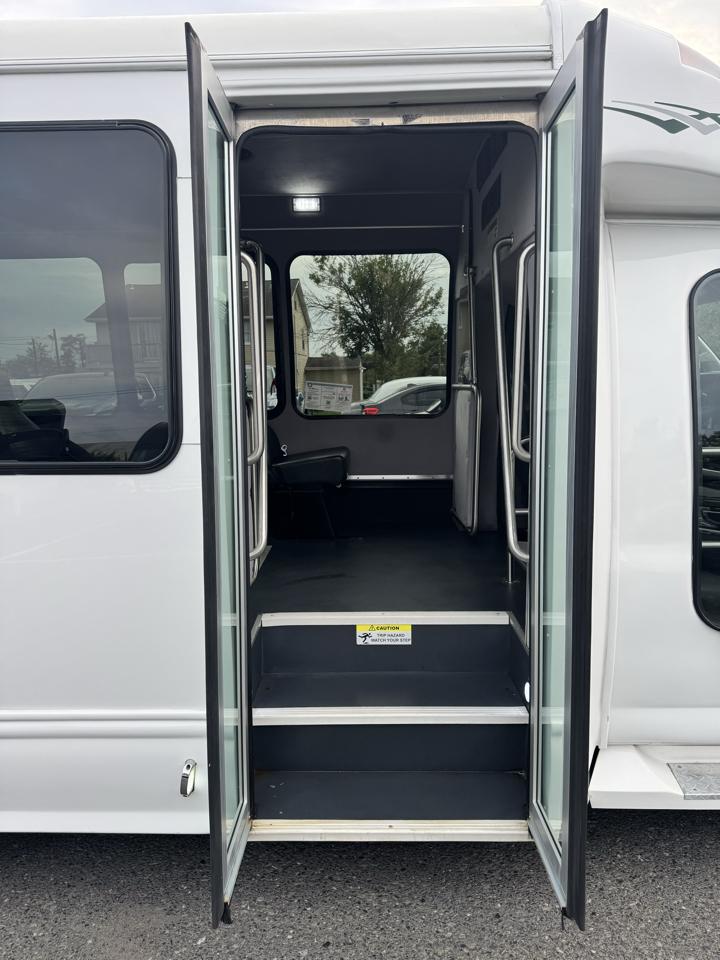 Chevrolet Express Commercial Cutaway 3500 Van 159" 2020