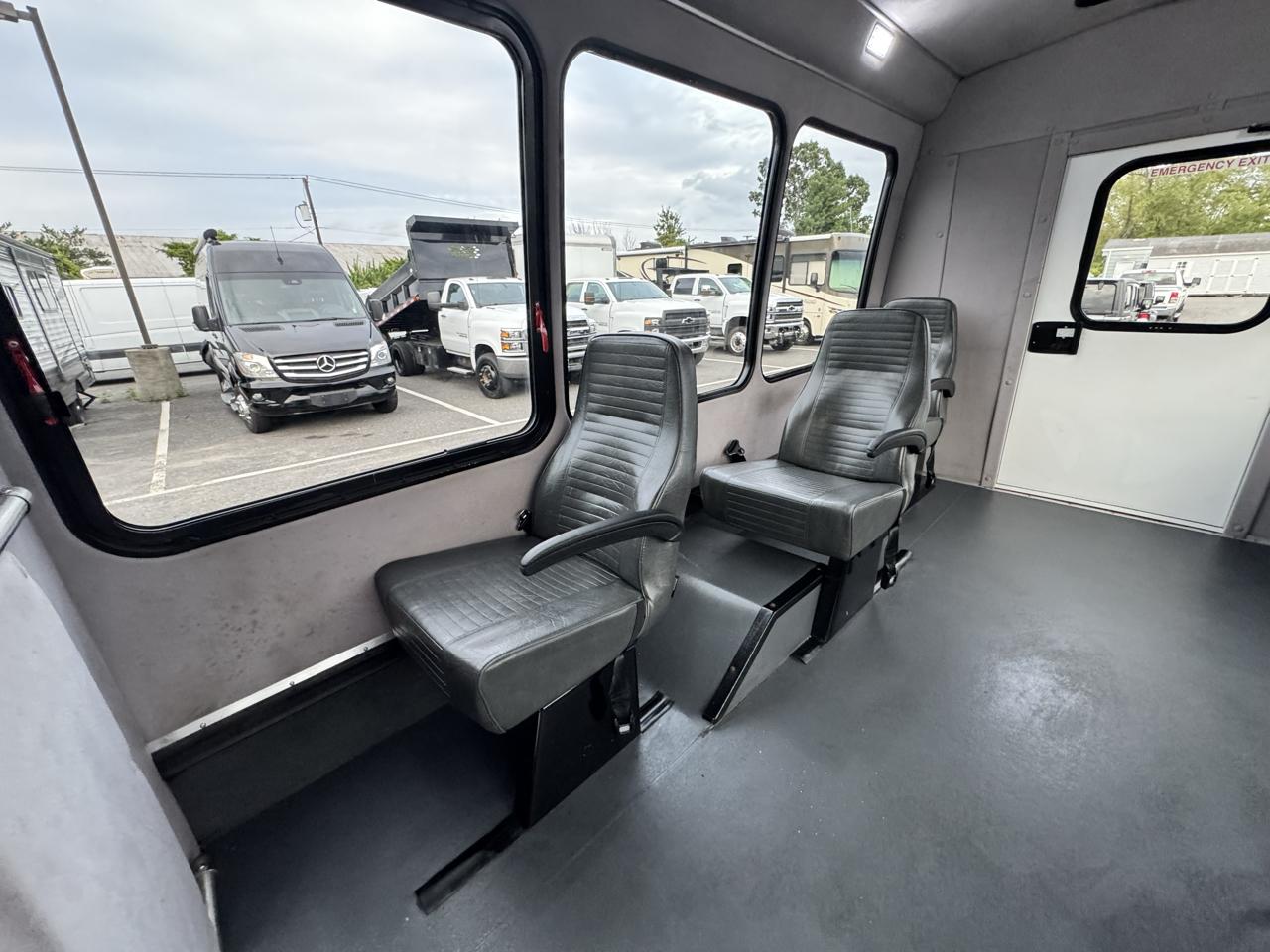 Chevrolet Express Commercial Cutaway 3500 Van 159" 2020