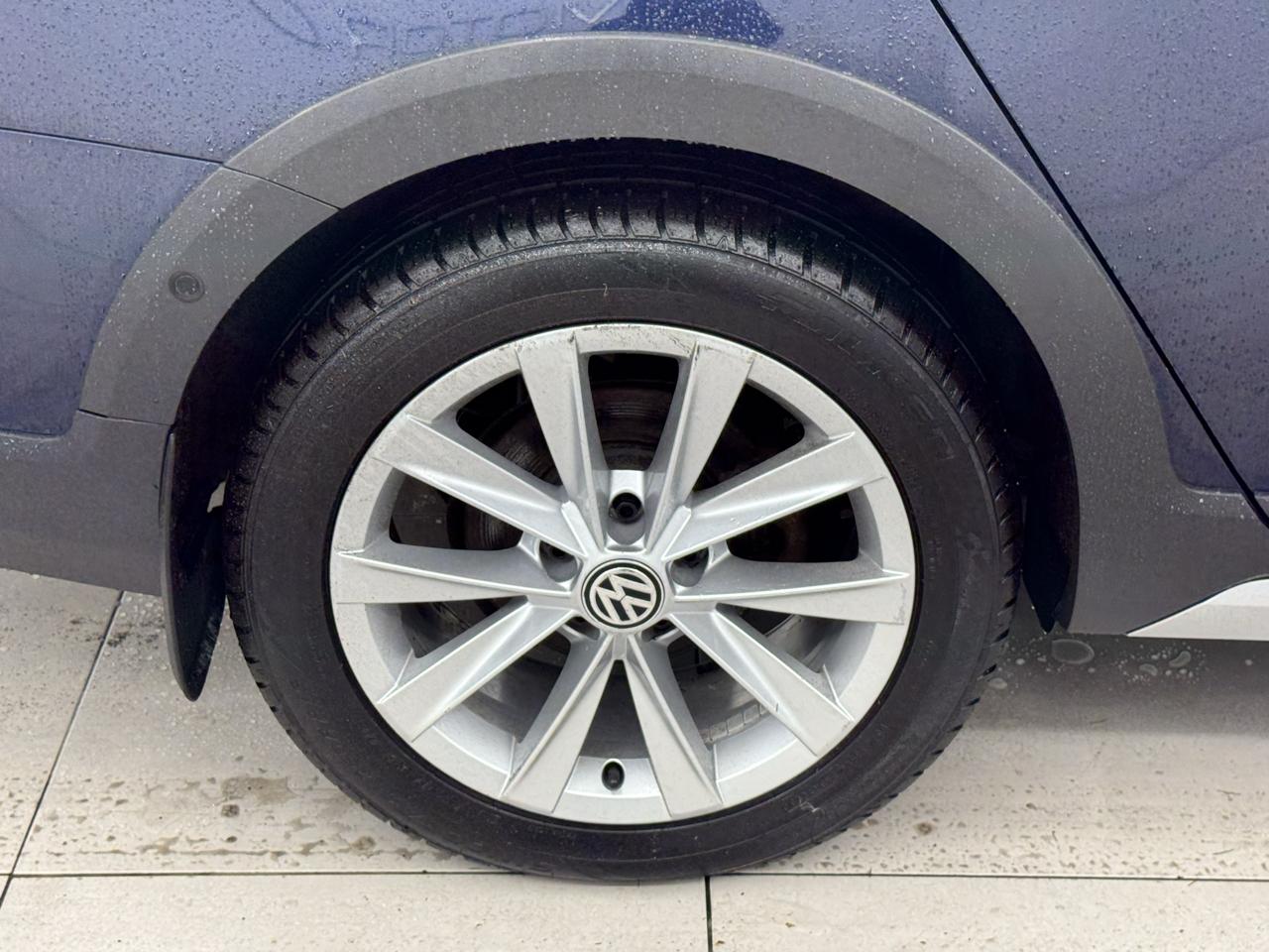 Volkswagen Golf Alltrack 1.8T SEL DSG 2017