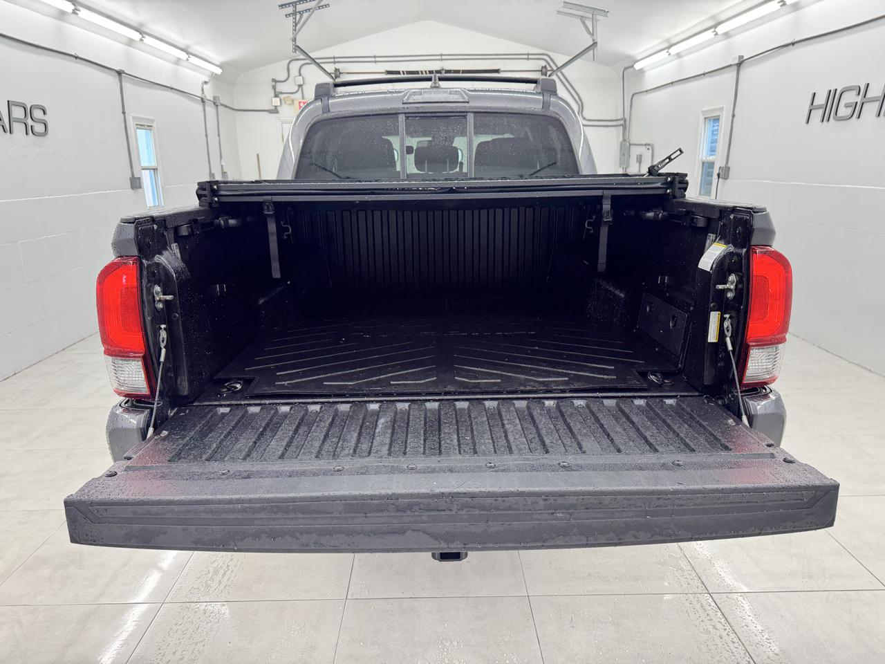 Toyota Tacoma 4WD TRD Off Road Double Cab 5' Bed V6 MT (Natl) 2021