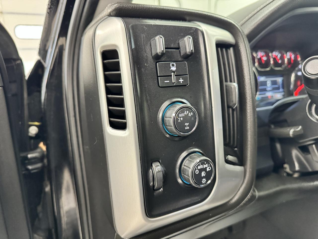 GMC Sierra 1500 4WD Crew Cab 143.5" SLE 2018