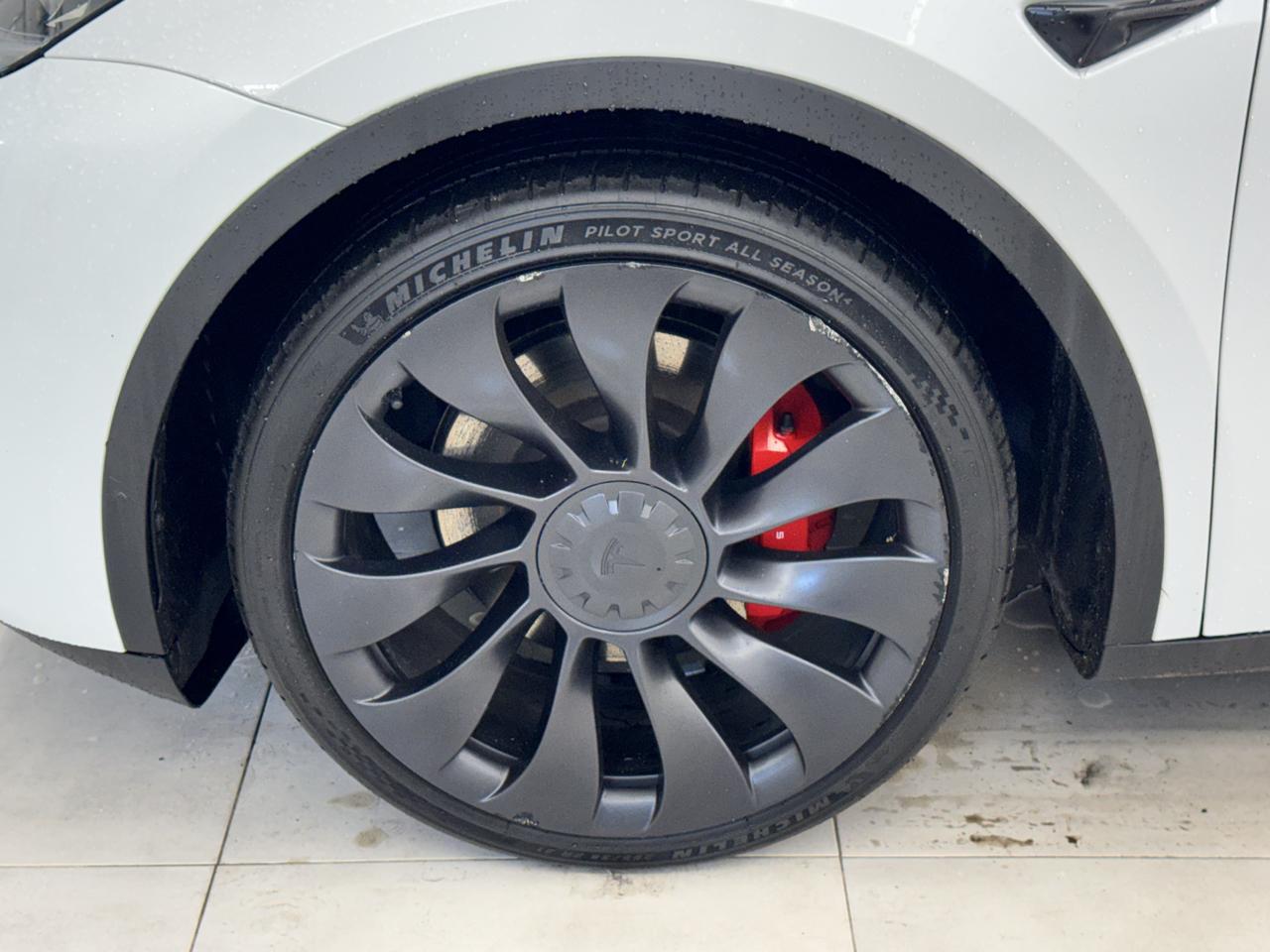 Tesla Model Y Performance AWD 2023