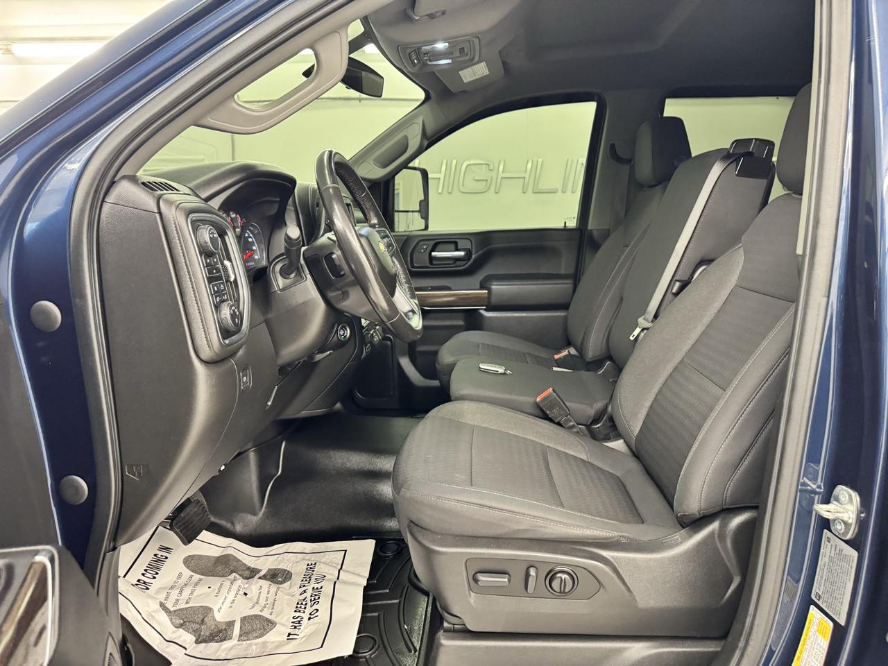 Chevrolet Silverado 3500HD 4WD Crew Cab 172" LT 2022