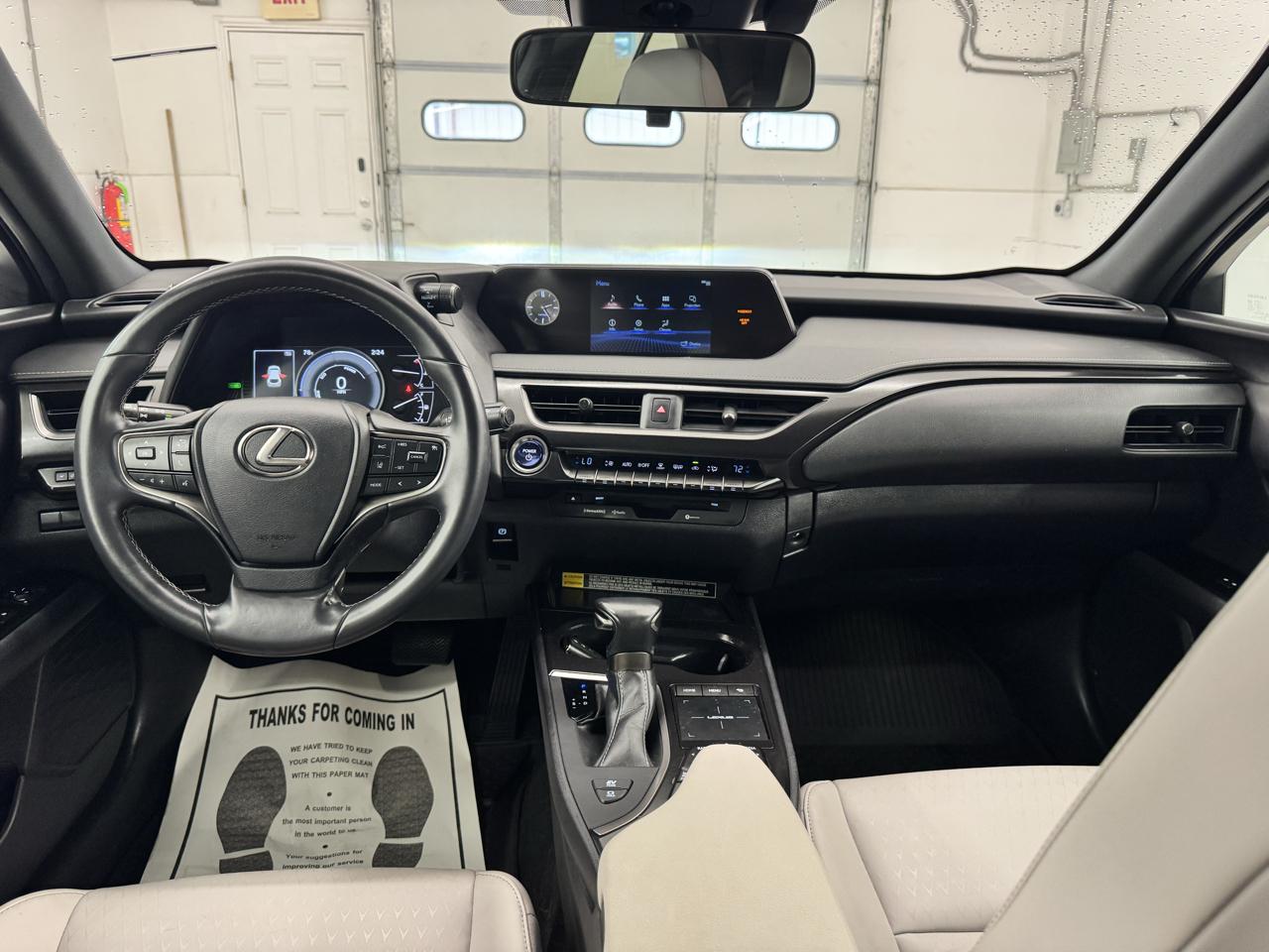 Lexus UX UX 250h AWD 2022
