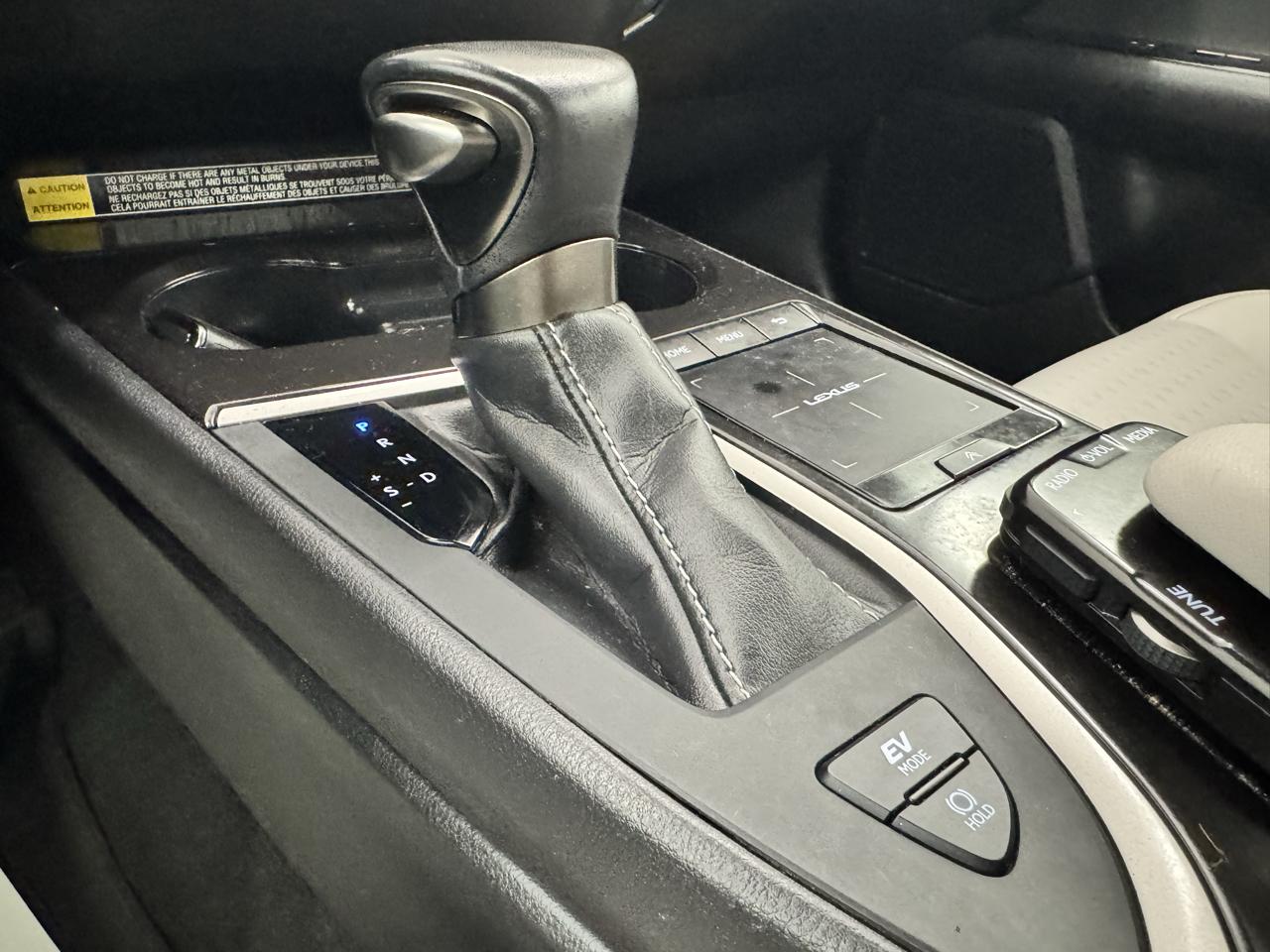 Lexus UX UX 250h AWD 2022