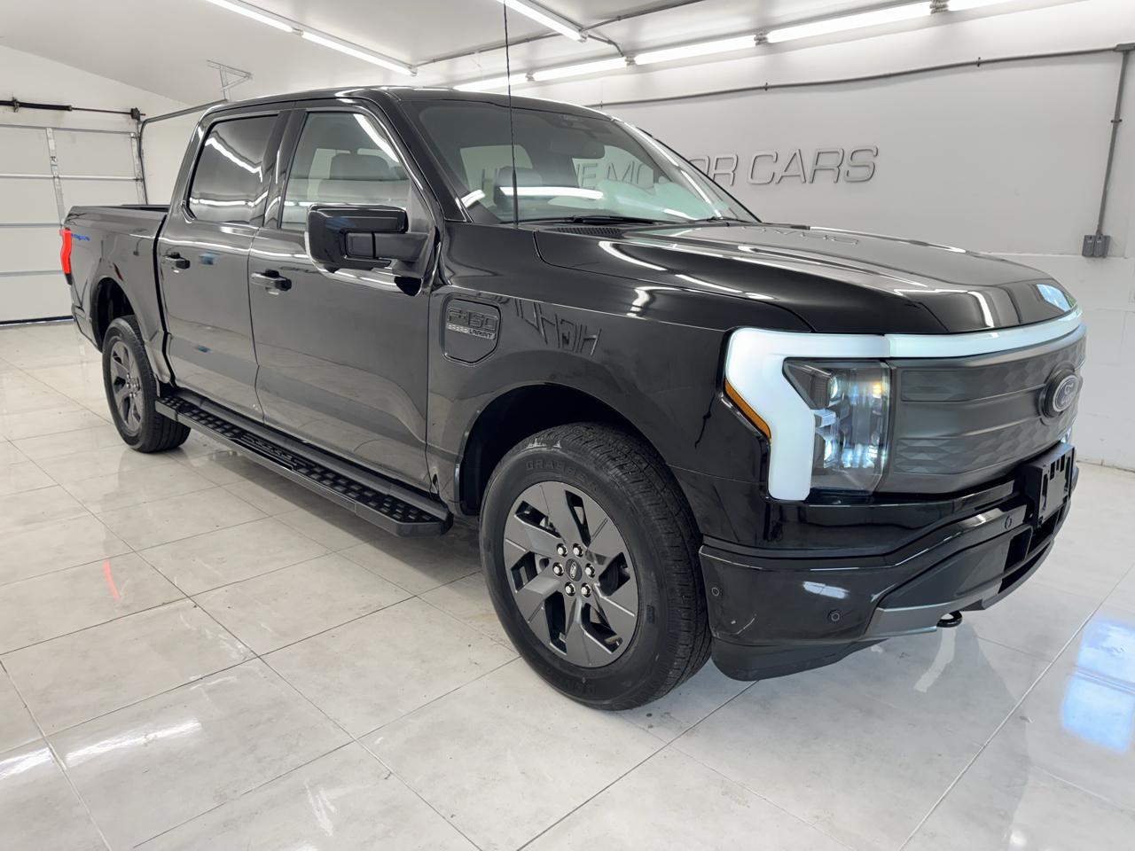Ford F-150 Lightning LARIAT 4WD SuperCrew 5.5' Box 2022