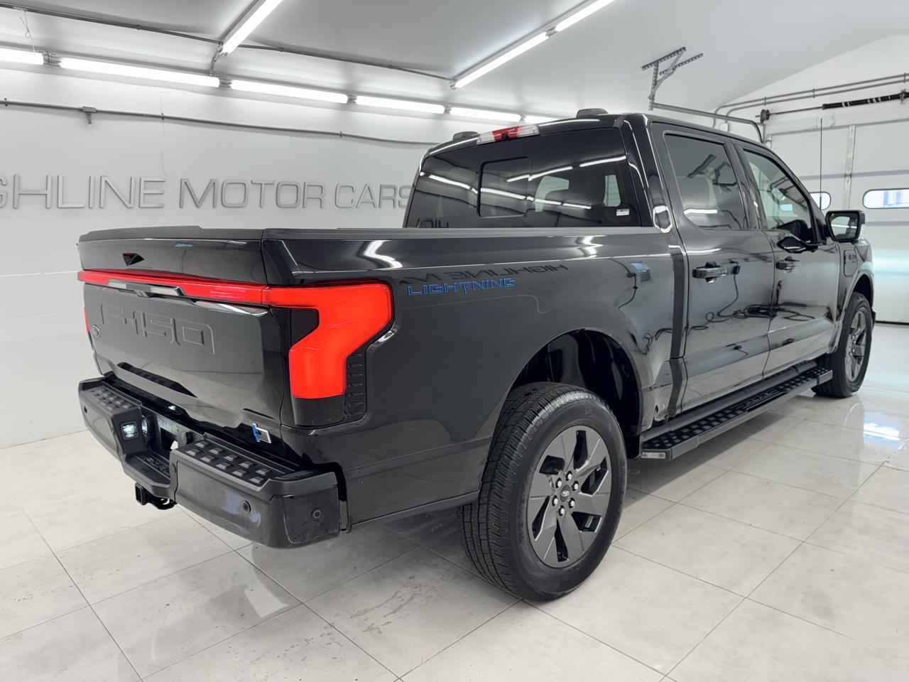 Ford F-150 Lightning LARIAT 4WD SuperCrew 5.5' Box 2022