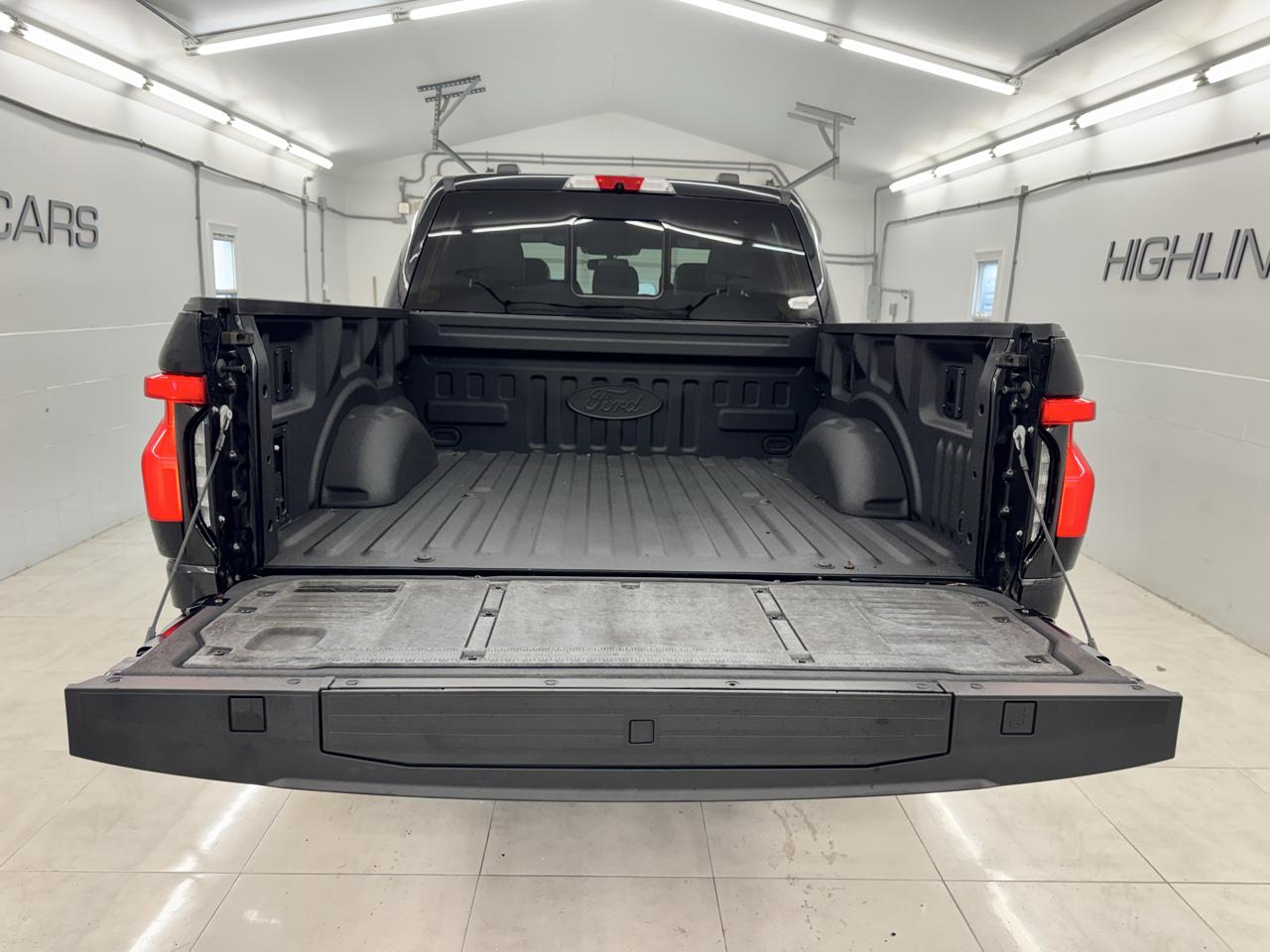 Ford F-150 Lightning LARIAT 4WD SuperCrew 5.5' Box 2022