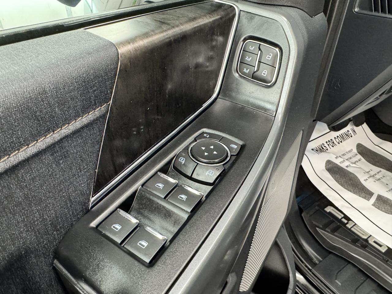 Ford F-150 Lightning LARIAT 4WD SuperCrew 5.5' Box 2022
