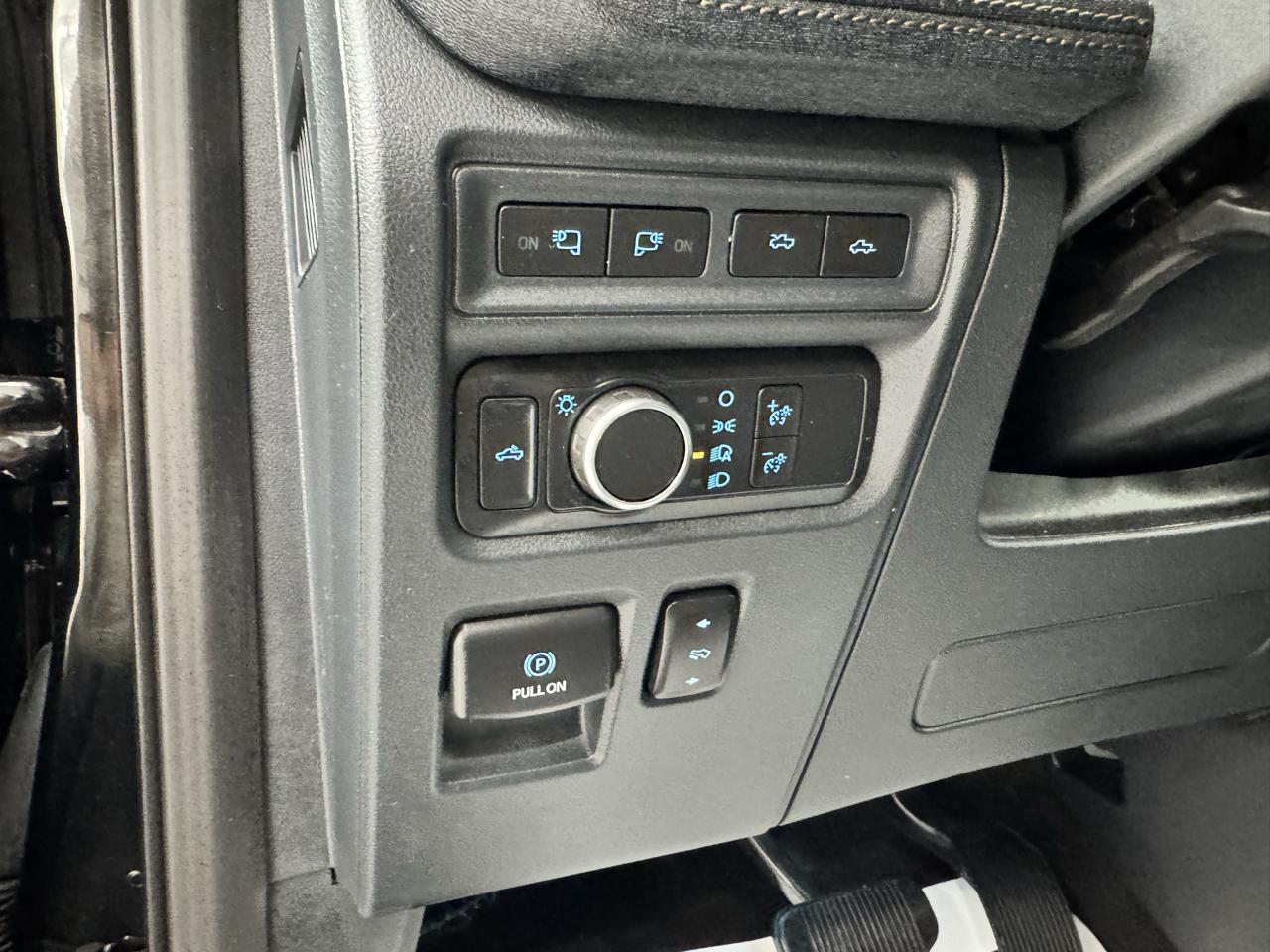 Ford F-150 Lightning LARIAT 4WD SuperCrew 5.5' Box 2022