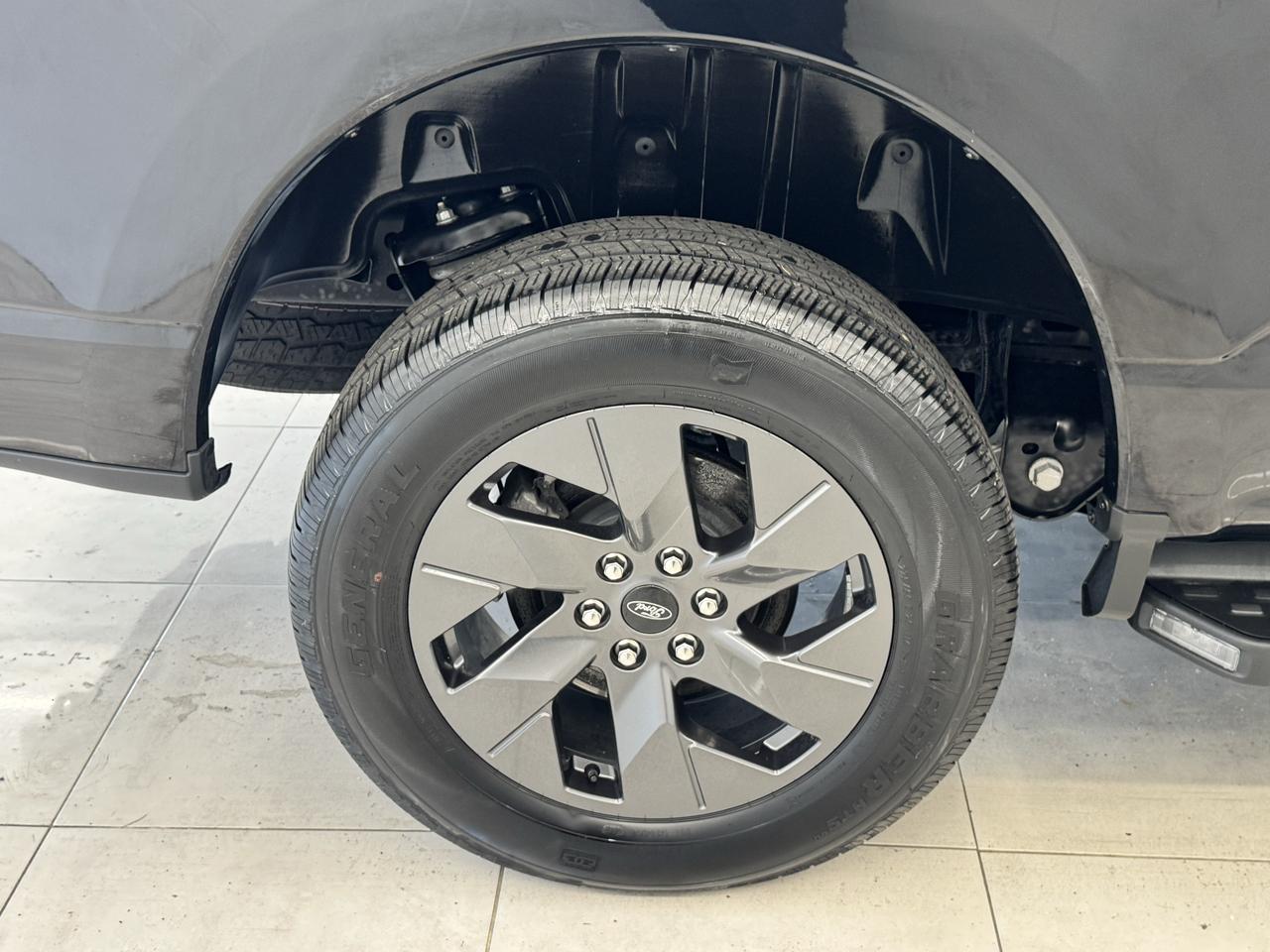 Ford F-150 Lightning LARIAT 4WD SuperCrew 5.5' Box 2022