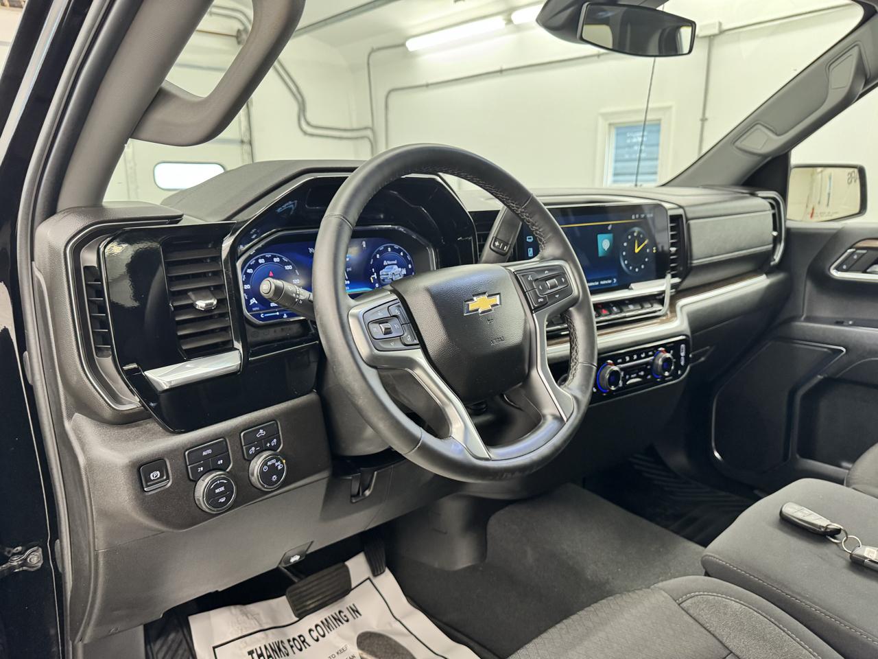 Chevrolet Silverado 1500 4WD Crew Cab 147" LT w/2FL 2024