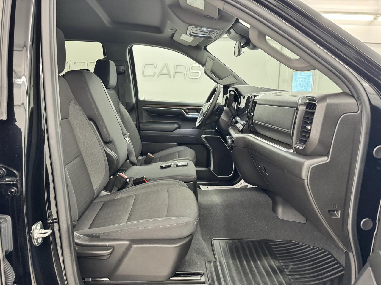 Chevrolet Silverado 1500 4WD Crew Cab 147" LT w/2FL 2024