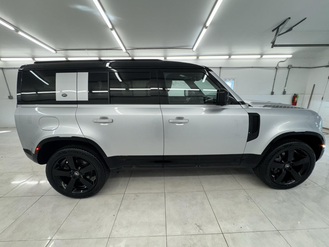 Land Rover Defender 110 X-Dynamic SE AWD 2023