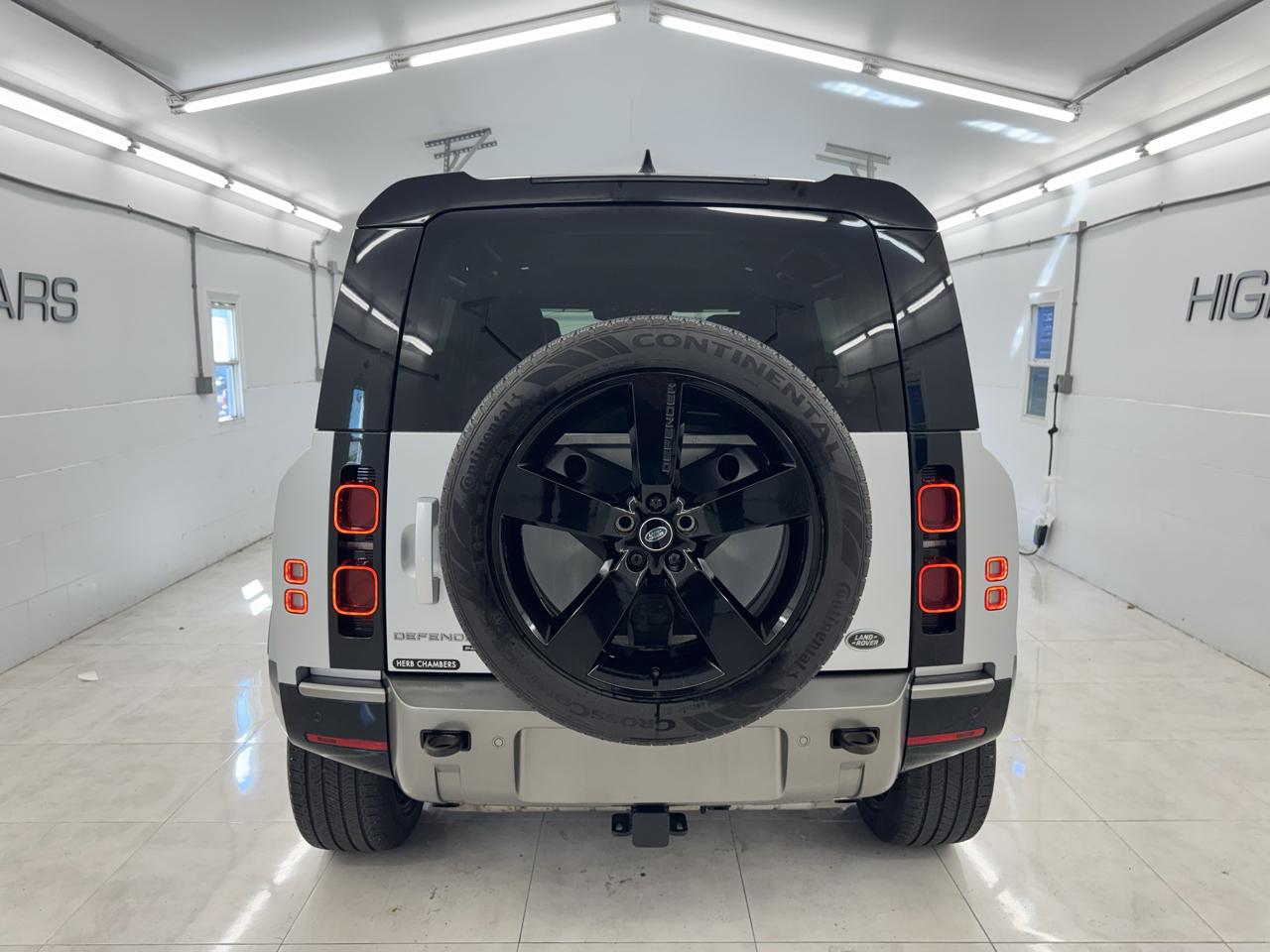 Land Rover Defender 110 X-Dynamic SE AWD 2023