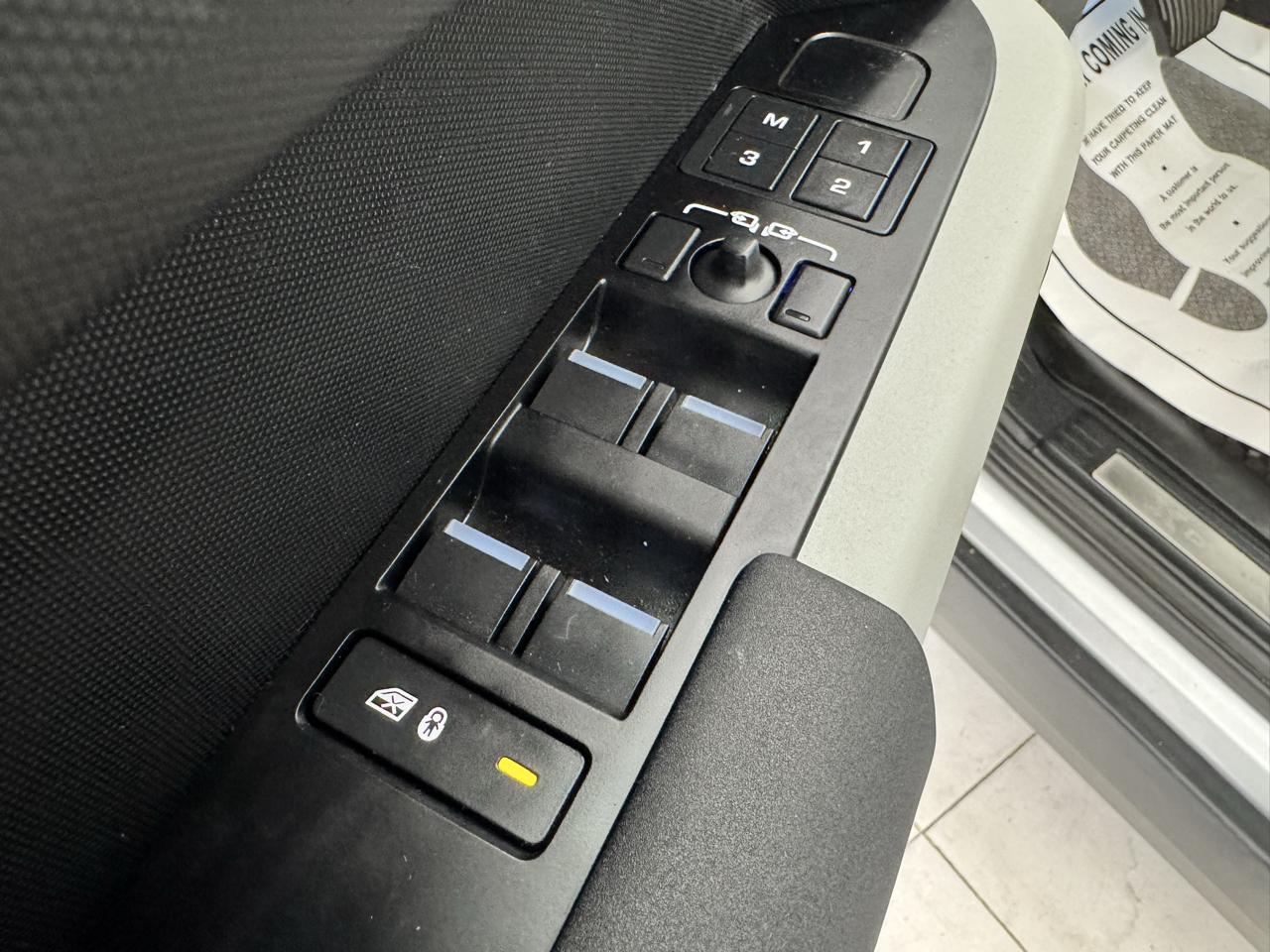 Land Rover Defender 110 X-Dynamic SE AWD 2023