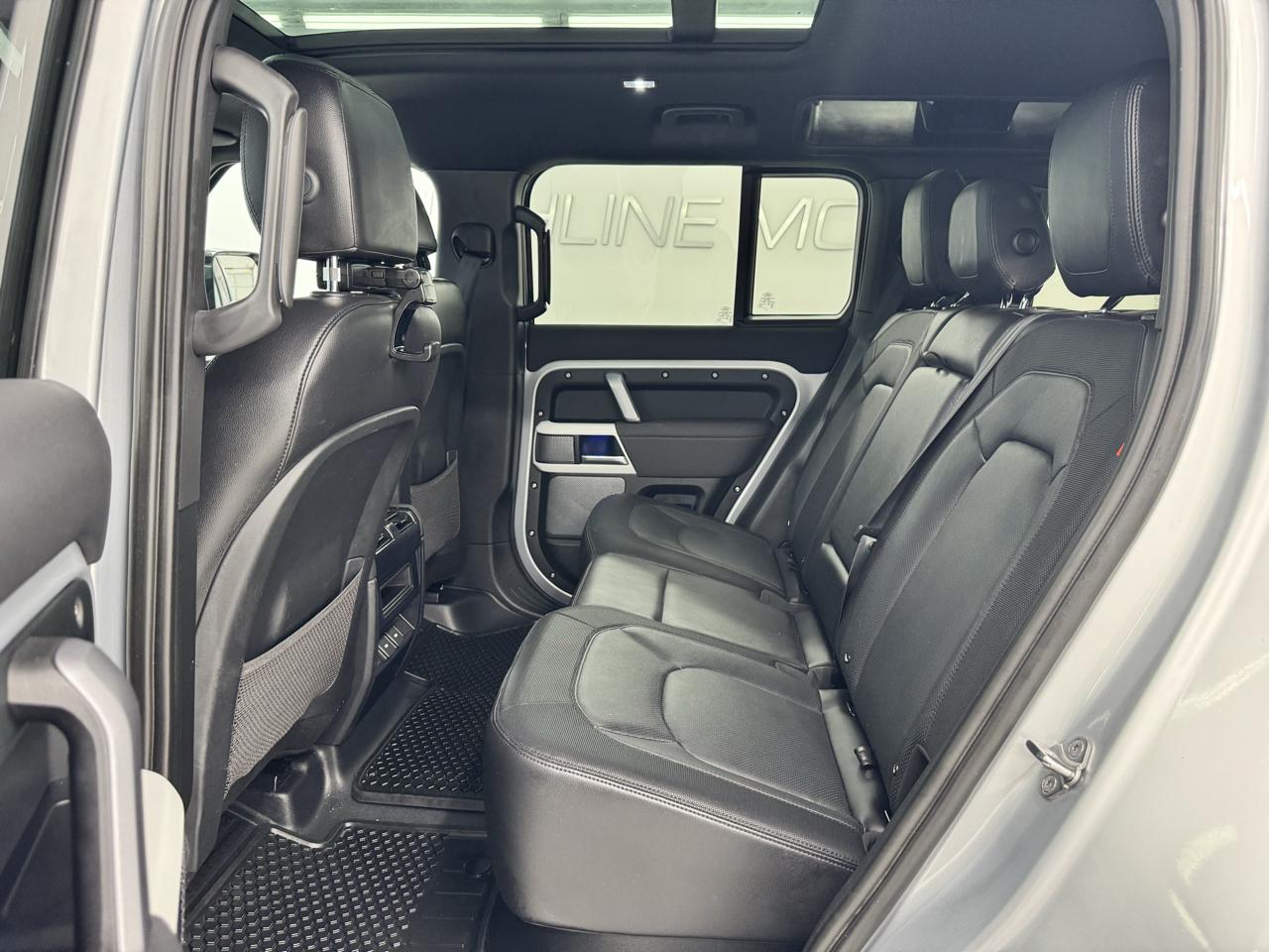 Land Rover Defender 110 X-Dynamic SE AWD 2023