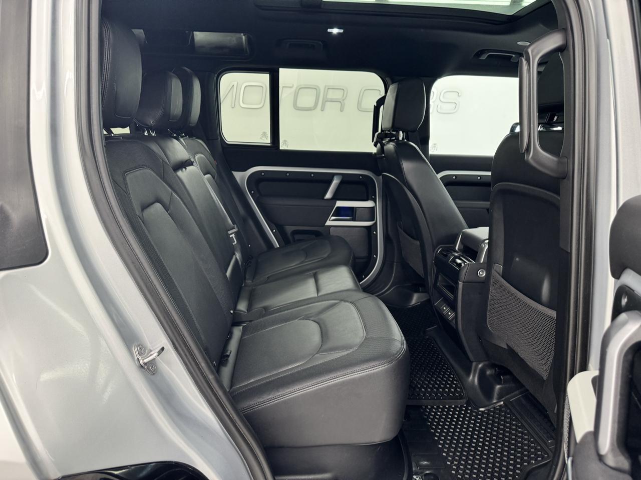 Land Rover Defender 110 X-Dynamic SE AWD 2023