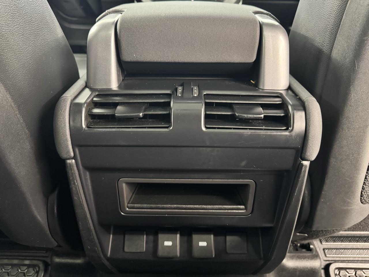 Land Rover Defender 110 X-Dynamic SE AWD 2023