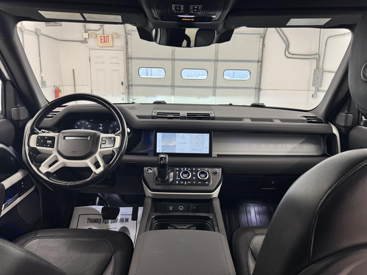 Land Rover Defender 110 X-Dynamic SE AWD 2023
