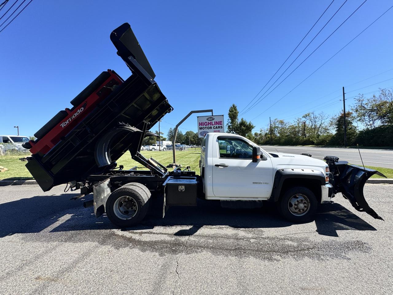 Chevrolet Silverado 3500HD 4WD Reg Cab 137.5" WB, 59.06" CA WT 2018