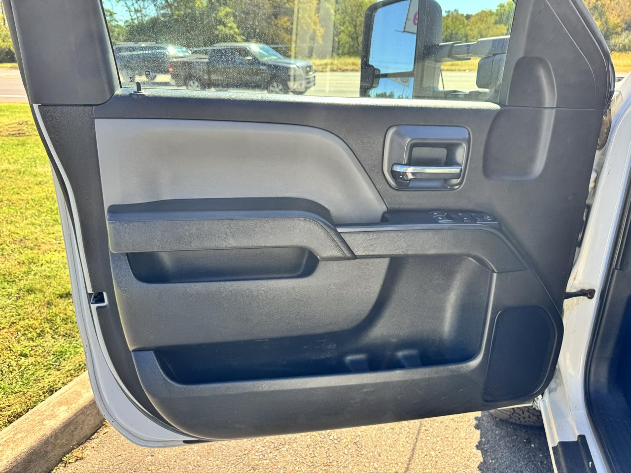 Chevrolet Silverado 3500HD 4WD Reg Cab 137.5" WB, 59.06" CA WT 2018