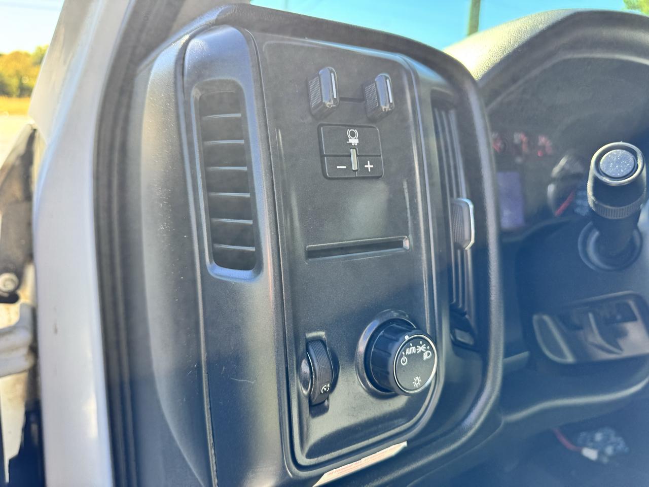 Chevrolet Silverado 3500HD 4WD Reg Cab 137.5" WB, 59.06" CA WT 2018