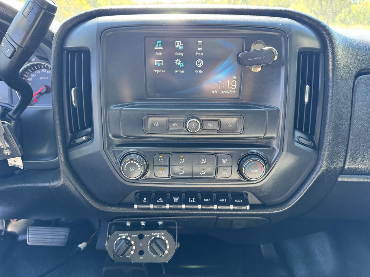 Chevrolet Silverado 3500HD 4WD Reg Cab 137.5" WB, 59.06" CA WT 2018