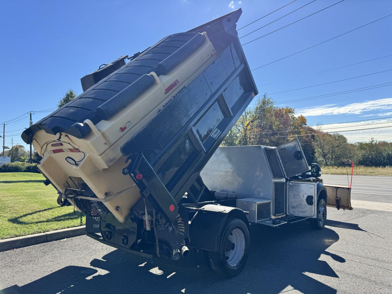 Ford Super Duty F-550 DRW XLT 4WD Reg Cab 145" WB 60" CA 2018