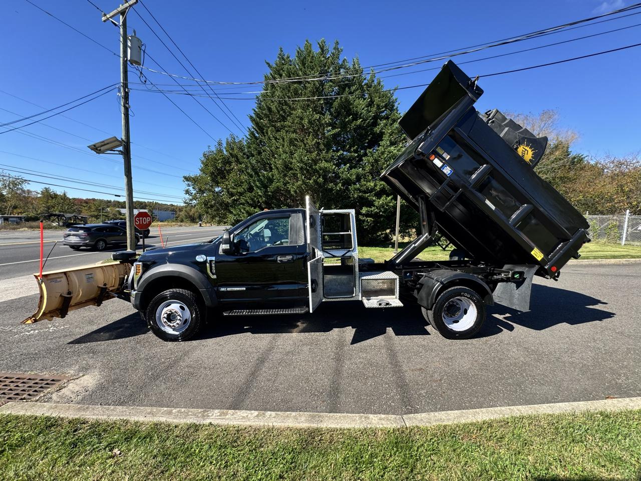 Ford Super Duty F-550 DRW XLT 4WD Reg Cab 145" WB 60" CA 2018
