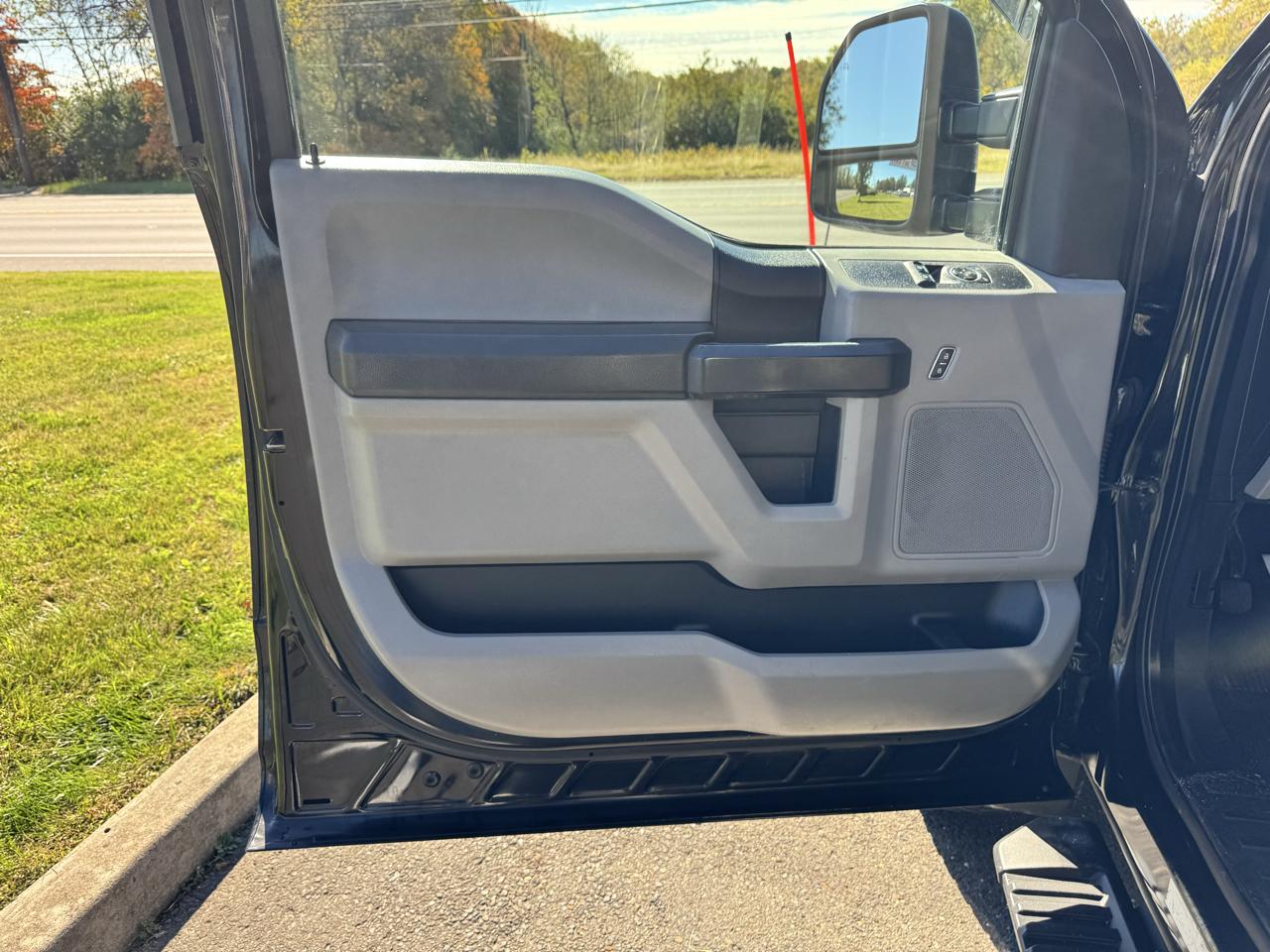 Ford Super Duty F-550 DRW XLT 4WD Reg Cab 145" WB 60" CA 2018