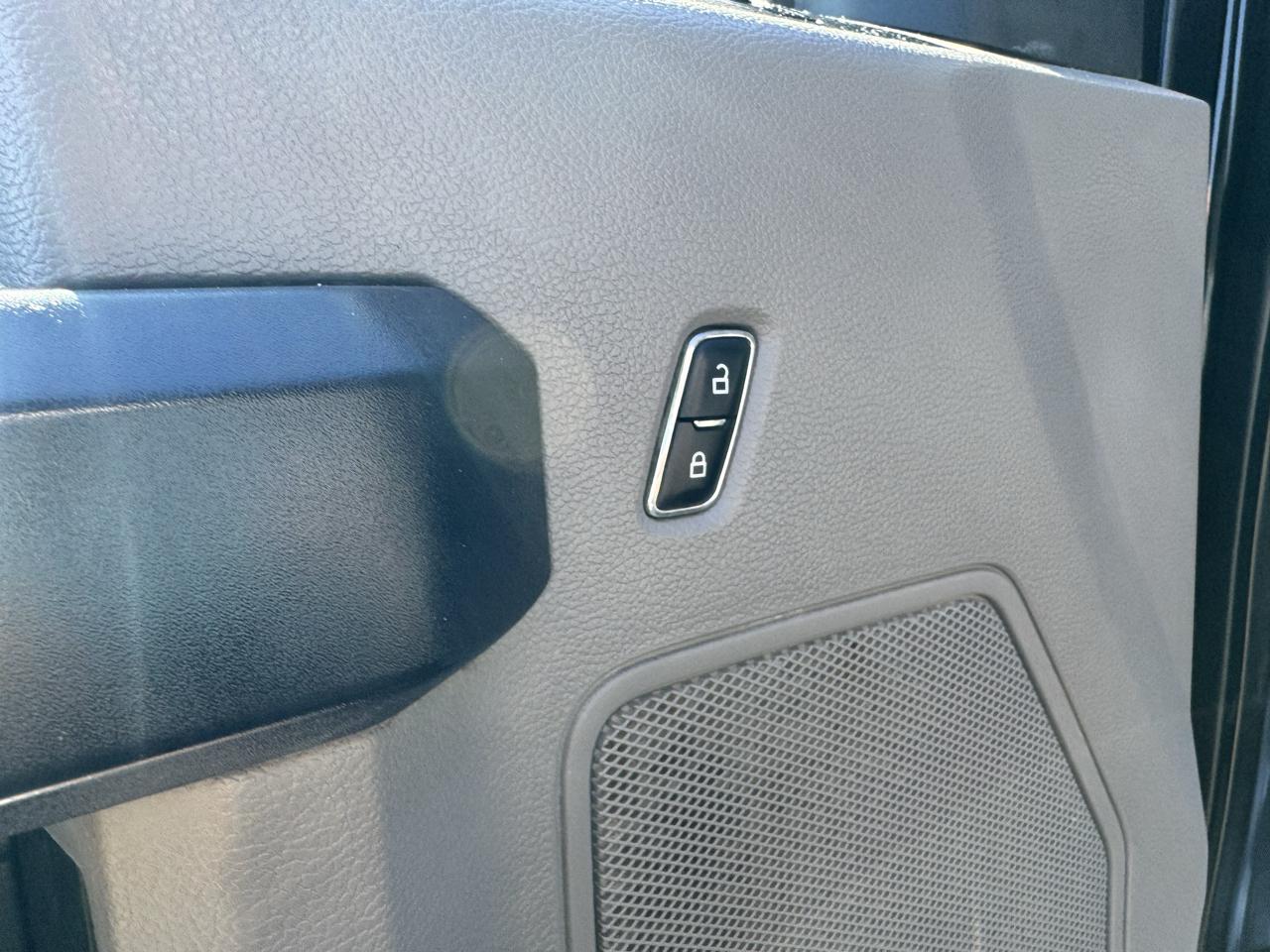 Ford Super Duty F-550 DRW XLT 4WD Reg Cab 145" WB 60" CA 2018