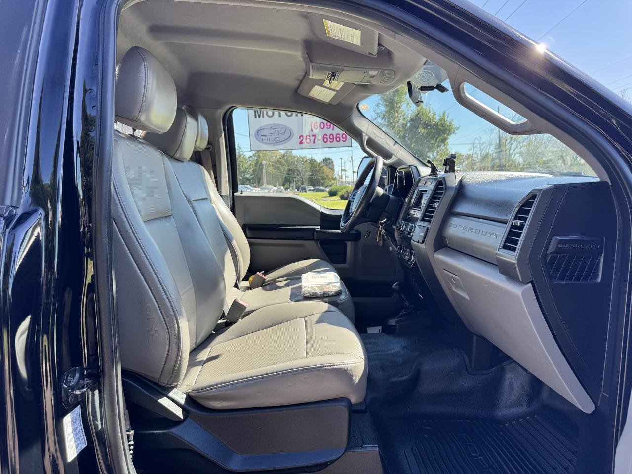 Ford Super Duty F-550 DRW XLT 4WD Reg Cab 145" WB 60" CA 2018