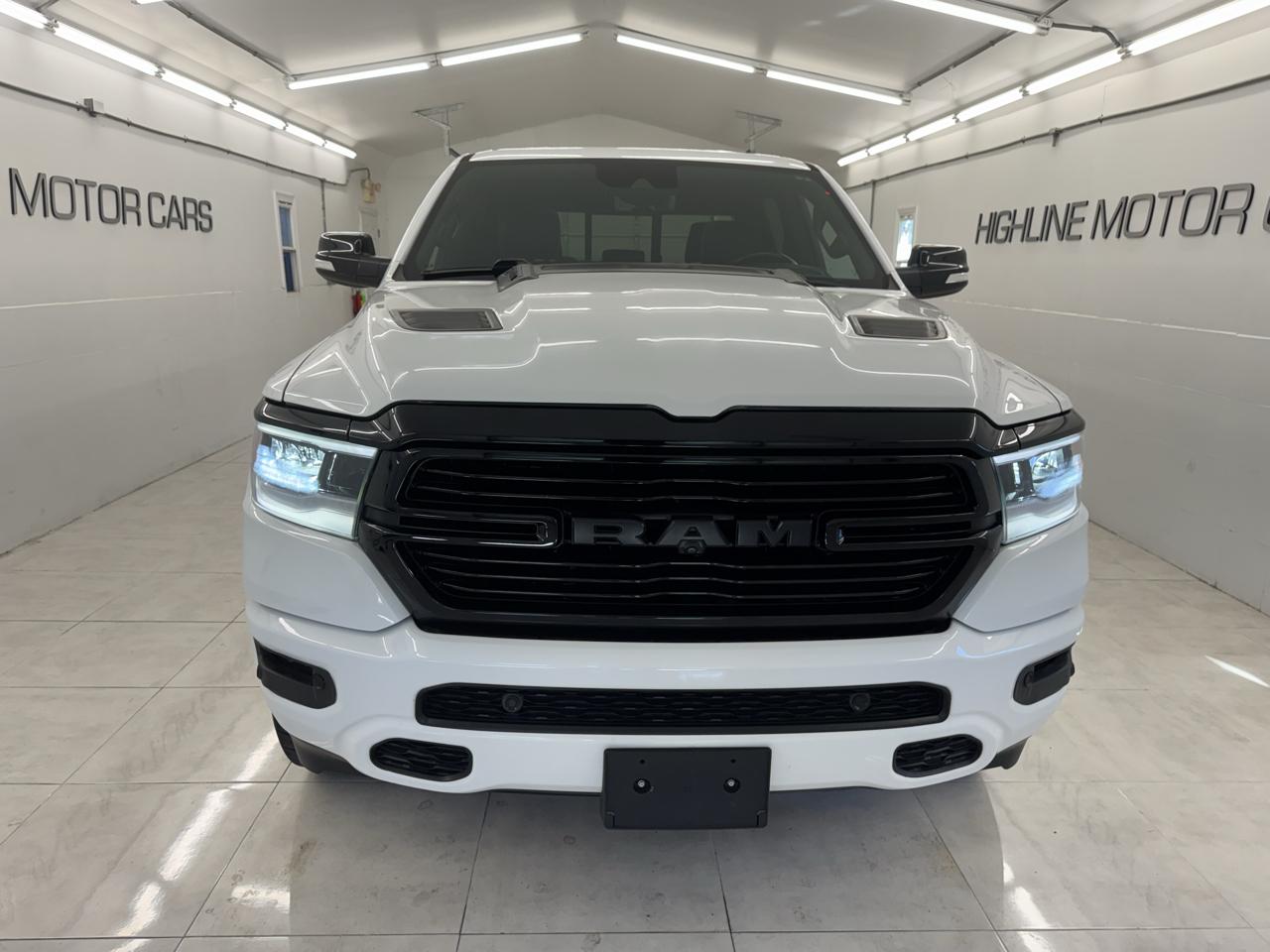 RAM 1500 Laramie 4x4 Crew Cab 5'7" Box 2021