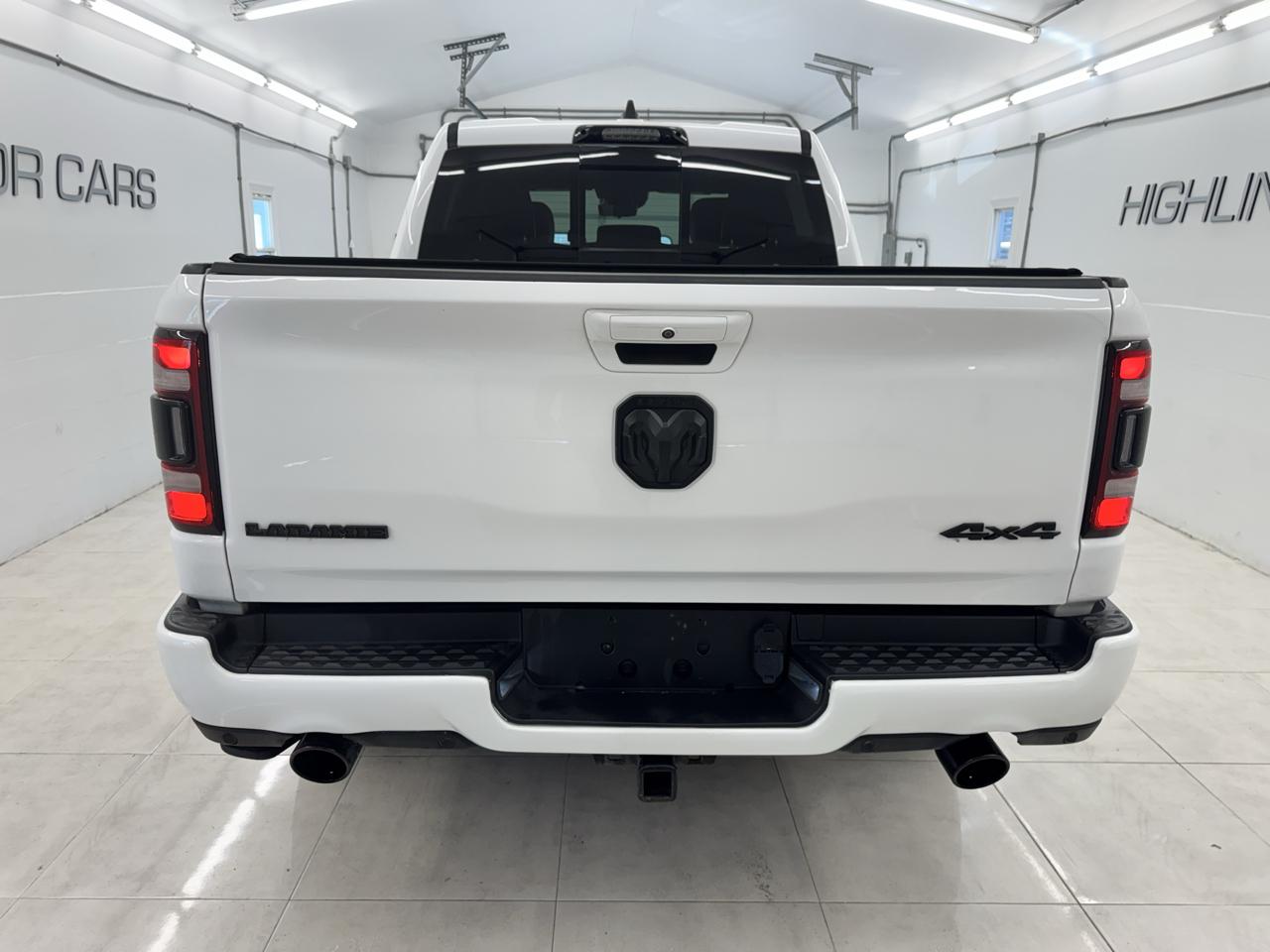 RAM 1500 Laramie 4x4 Crew Cab 5'7" Box 2021