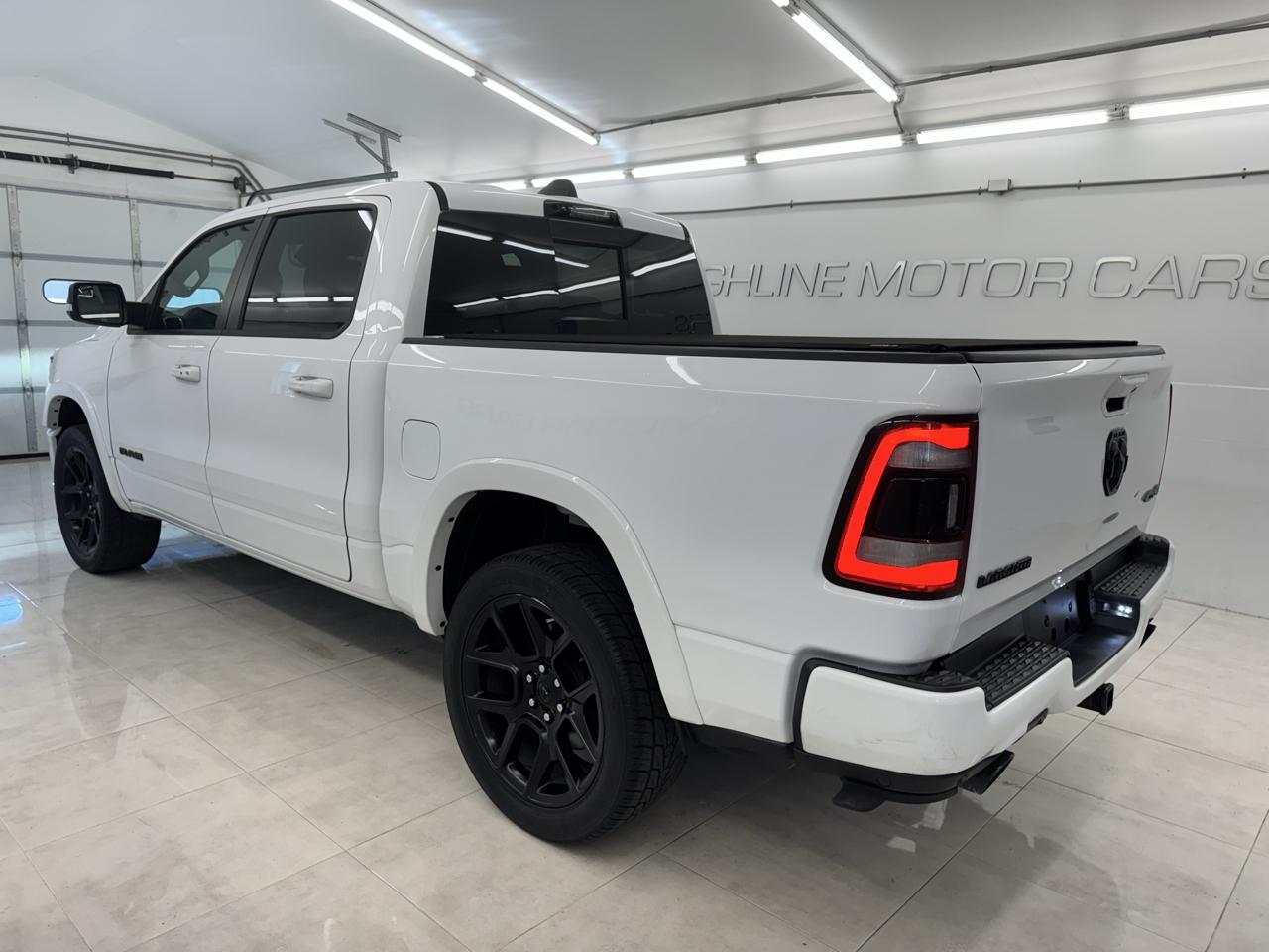 RAM 1500 Laramie 4x4 Crew Cab 5'7" Box 2021