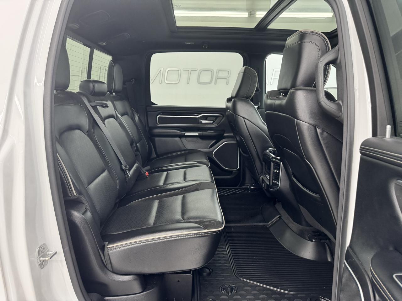 RAM 1500 Laramie 4x4 Crew Cab 5'7" Box 2021