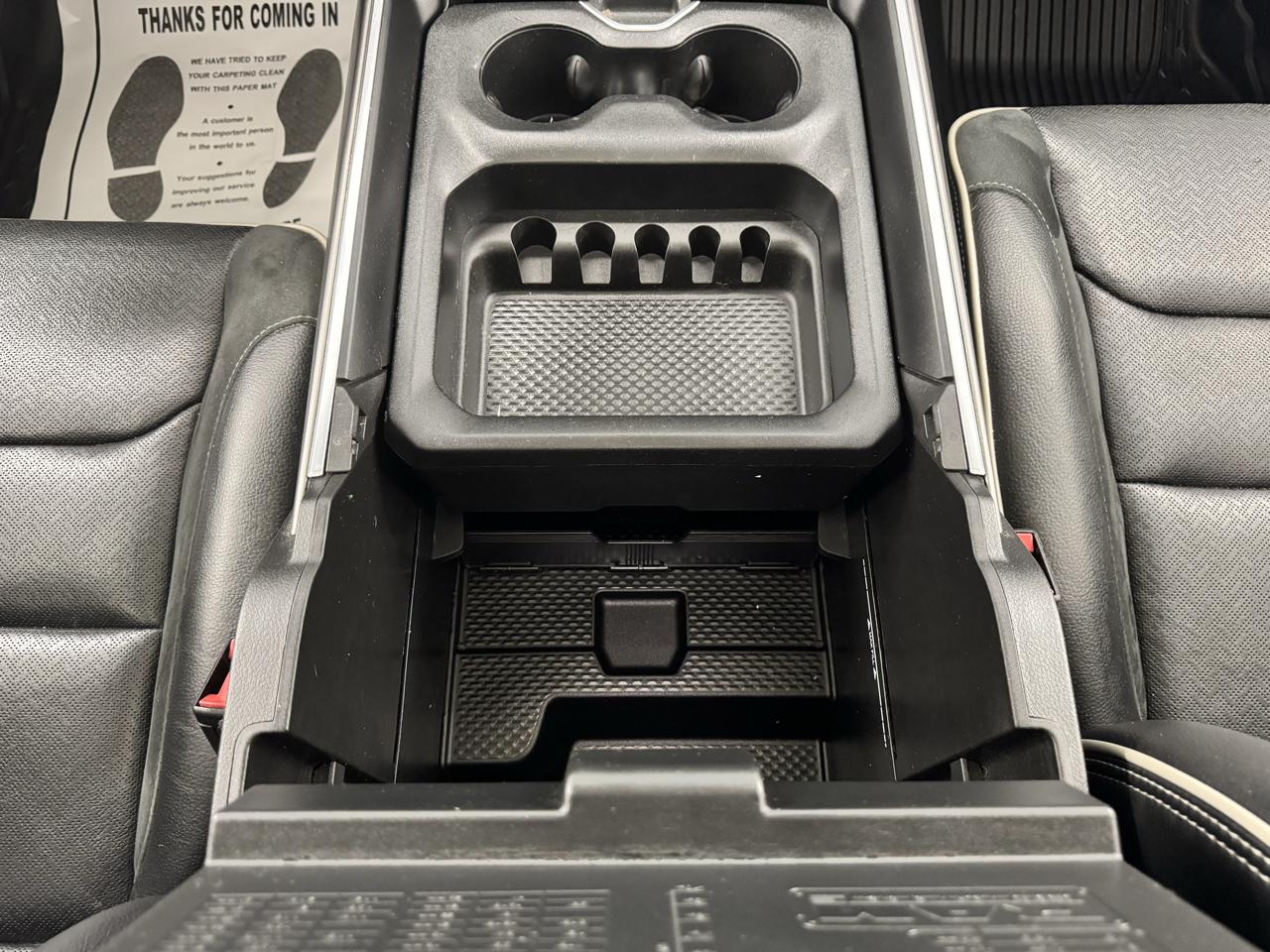 RAM 1500 Laramie 4x4 Crew Cab 5'7" Box 2021